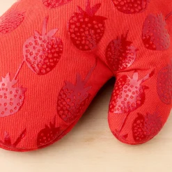 Falling Strawberries 4-Pack Oven Mitt Set
