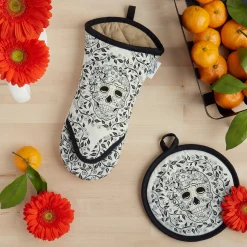 Retired Skull and Vine Oven Mitt & Pot Holder Set