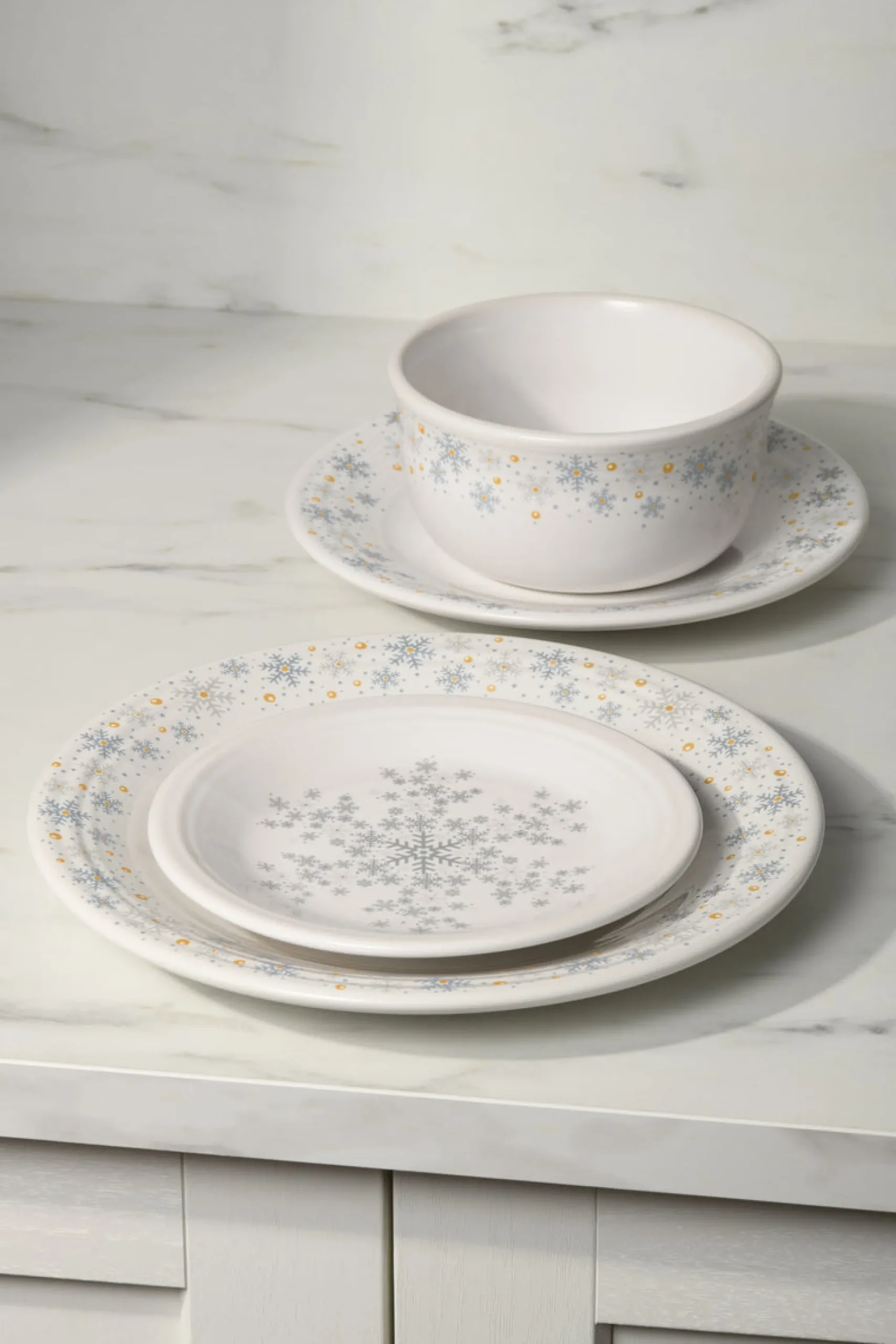 White Snowflake Classic Rim 10 1/2 Inch Dinner Plate